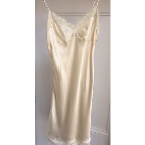 Vera Wang Luxe silk nightgown slip - Picture 1 of 5